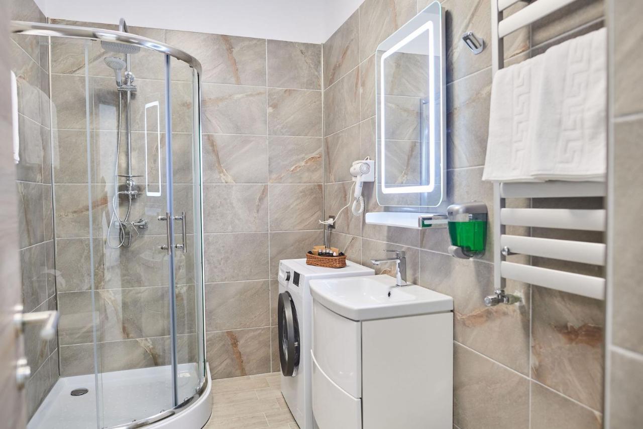 Sea Love Apt Spa N Pools Beach Resort Năvodari Екстериор снимка