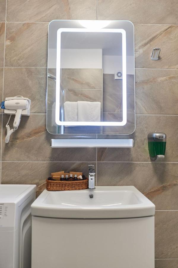 Sea Love Apt Spa N Pools Beach Resort Năvodari Екстериор снимка