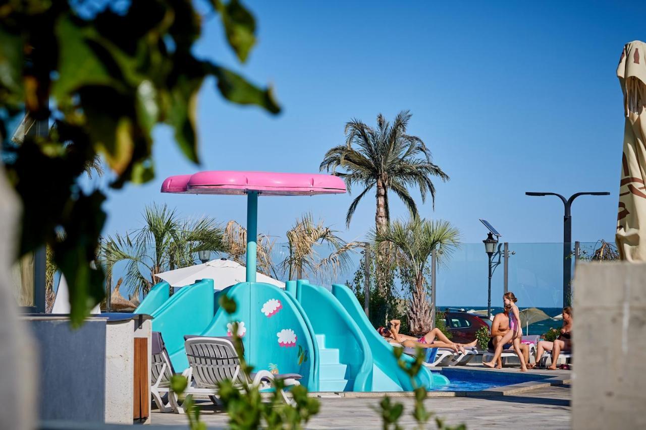 Sea Love Apt Spa N Pools Beach Resort Năvodari Екстериор снимка