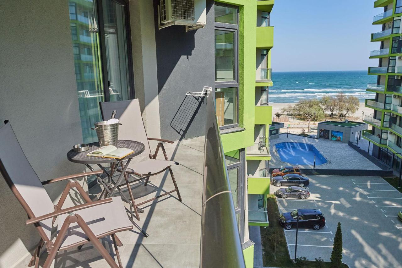 Sea Love Apt Spa N Pools Beach Resort Năvodari Екстериор снимка