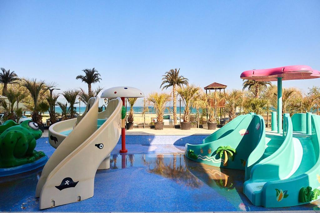 Sea Love Apt Spa N Pools Beach Resort Năvodari Екстериор снимка