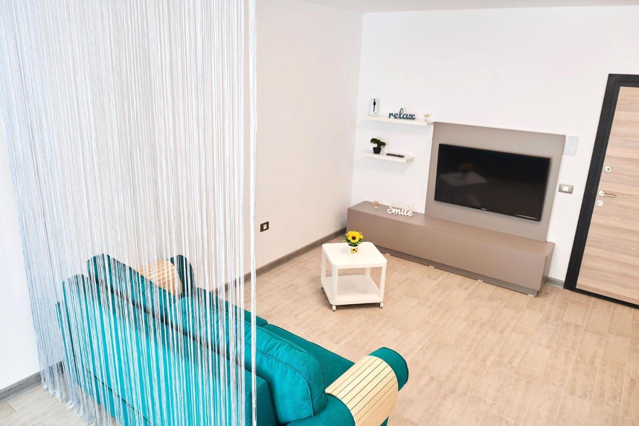 Sea Love Apt Spa N Pools Beach Resort Năvodari Екстериор снимка