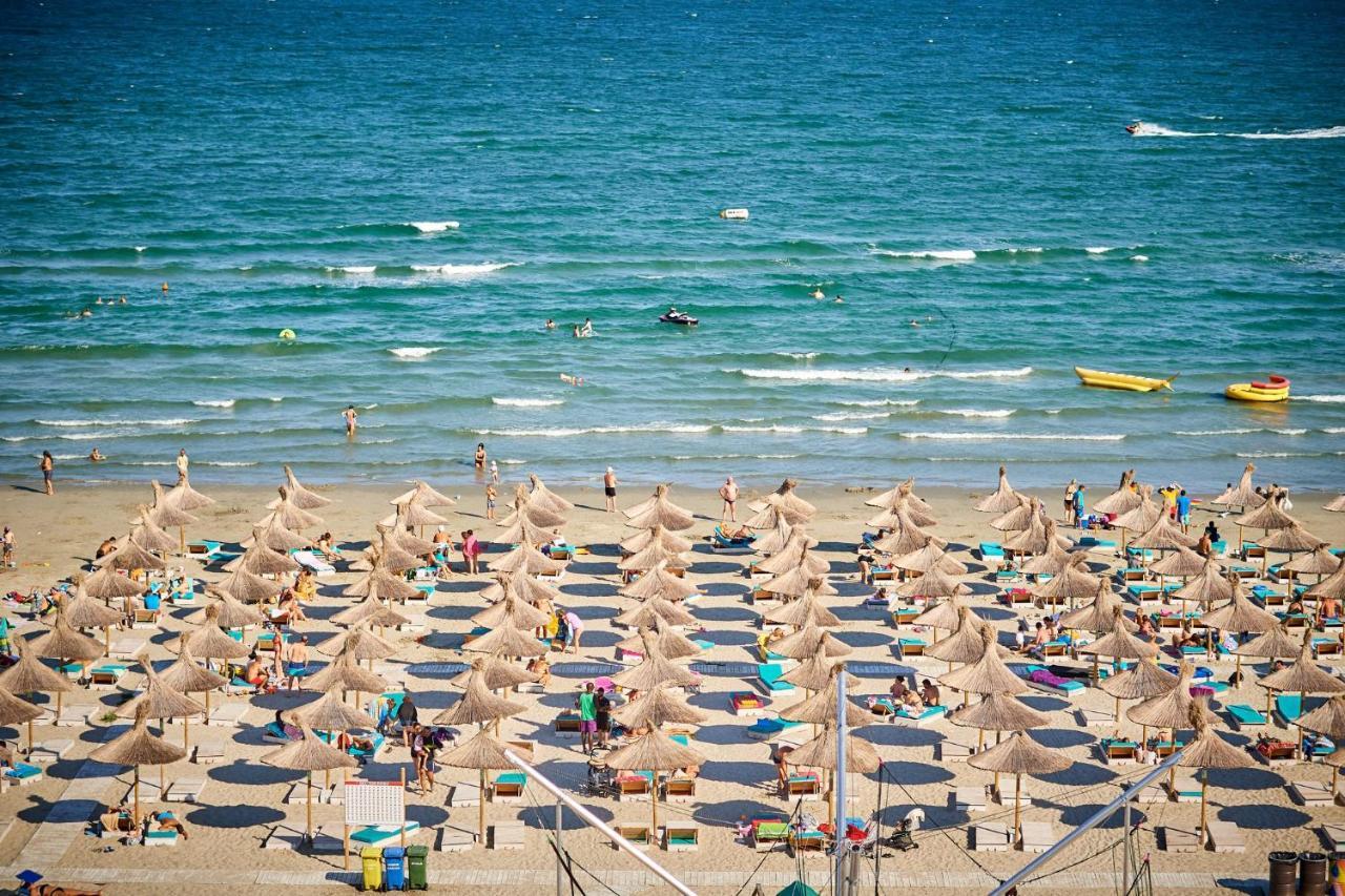 Sea Love Apt Spa N Pools Beach Resort Năvodari Екстериор снимка