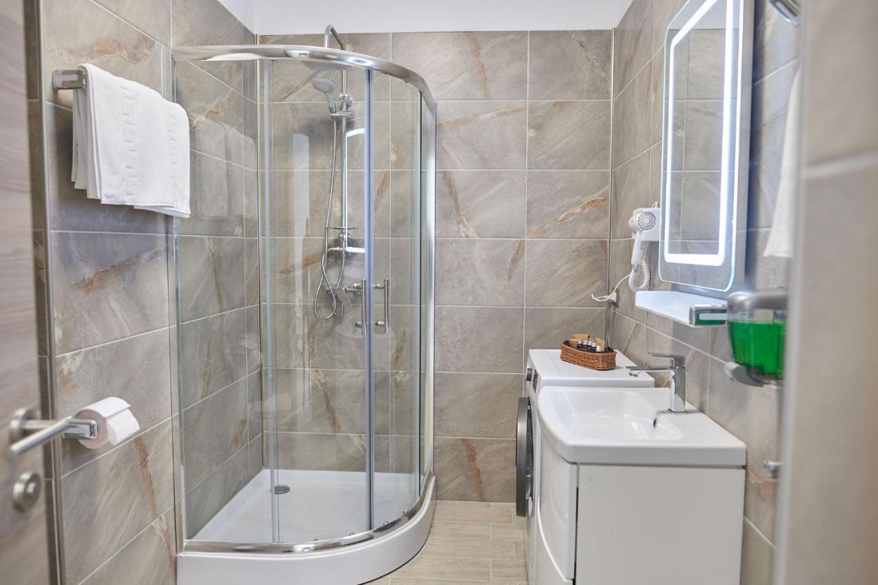 Sea Love Apt Spa N Pools Beach Resort Năvodari Екстериор снимка